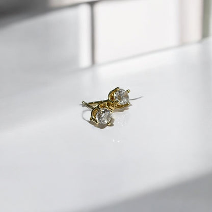 18k Gold Diamond Stud Earrings